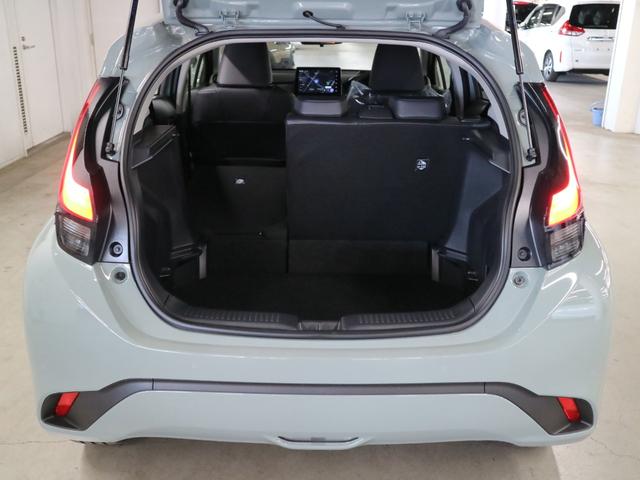 アクア Z 登録済未使用車 トヨタチームメイト パノラミックビュー BSM・PKSB HUD 純正10.5インチDA+ シート・ステアヒーター セーフティセンス ETC2.0 AC1500W電源 LEDランプ オプション16AW(18枚目)