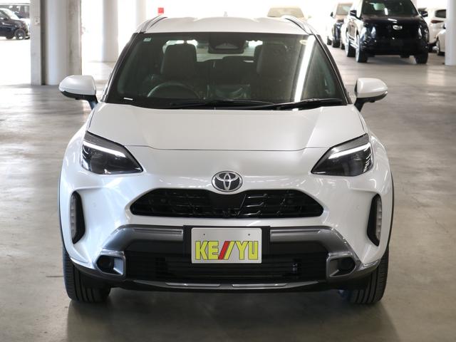 ヤリスクロス ハイブリッドZ アドベンチャー 登録済み未使用車 ハンズフリーパワーバックドア パノラミックビュー 純正8インチDオーディオ+ シート&ステアヒーター パワーシート セーフティセンス BSM+SEA ETC2.0 BTオーディオ フルセグ HDMI(6枚目)