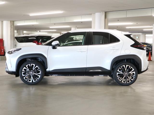 ヤリスクロス ハイブリッドZ アドベンチャー 登録済み未使用車 ハンズフリーパワーバックドア パノラミックビュー 純正8インチDオーディオ+ シート&ステアヒーター パワーシート セーフティセンス BSM+SEA ETC2.0 BTオーディオ フルセグ HDMI(10枚目)