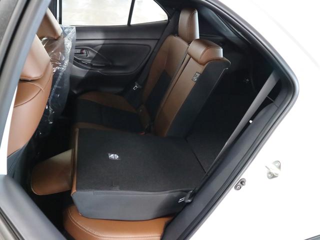 ヤリスクロス ハイブリッドZ アドベンチャー 登録済み未使用車 ハンズフリーパワーバックドア パノラミックビュー 純正8インチDオーディオ+ シート&ステアヒーター パワーシート セーフティセンス BSM+SEA ETC2.0 BTオーディオ フルセグ HDMI(17枚目)