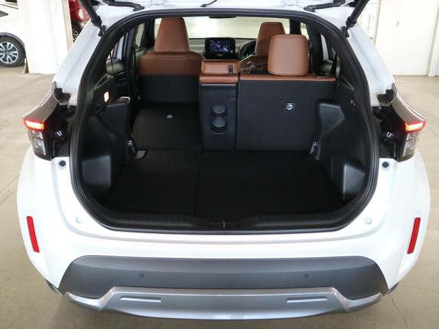 ヤリスクロス ハイブリッドZ アドベンチャー 登録済み未使用車 ハンズフリーパワーバックドア パノラミックビュー 純正8インチDオーディオ+ シート&ステアヒーター パワーシート セーフティセンス BSM+SEA ETC2.0 BTオーディオ フルセグ HDMI(20枚目)