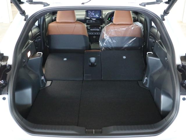 ヤリスクロス ハイブリッドZ アドベンチャー 登録済み未使用車 ハンズフリーパワーバックドア パノラミックビュー 純正8インチDオーディオ+ シート&ステアヒーター パワーシート セーフティセンス BSM+SEA ETC2.0 BTオーディオ フルセグ HDMI(21枚目)