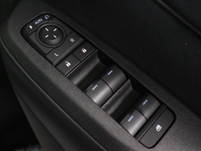 ヤリスクロス ハイブリッドZ アドベンチャー 登録済み未使用車 ハンズフリーパワーバックドア パノラミックビュー 純正8インチDオーディオ+ シート&ステアヒーター パワーシート セーフティセンス BSM+SEA ETC2.0 BTオーディオ フルセグ HDMI(40枚目)