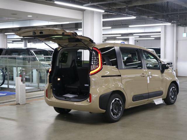 シエンタ ハイブリッドZ 改良後 登録済未使用車 コンフォートPKG トヨタチームメイト パノラミックビュー シート&ステアヒーター 10.5インチDA+ ETC2.0 前後ドラレコ 両側電動スライド 天井サーキュレーター AC100V ブレーキホールド LEDライト(27枚目)