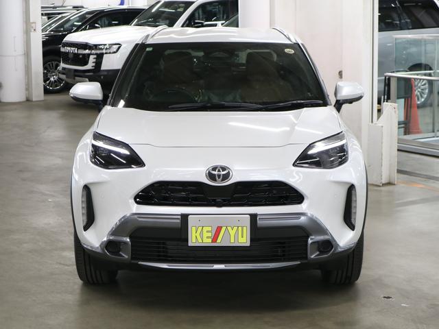 ヤリスクロス ハイブリッドＺ　アドベンチャー　４ＷＤ　登録済み未使用車　寒冷地仕様　ハンズフリーパワーバックドア　パノラミックビュー　純正８インチＤＡ＋　シート＆ステアヒーター　電動シート　セーフティセンス　ＢＳＭ＋ＳＥＡ　ＥＴＣ２．０　ＢＴオーディオ　フルセグ　ＨＤＭＩ（6枚目）