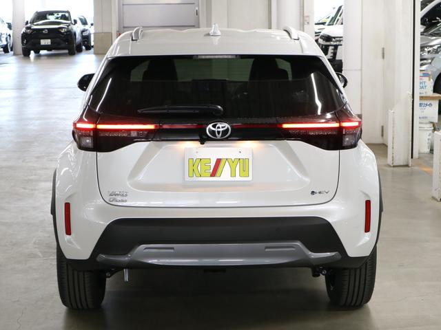 ヤリスクロス ハイブリッドＺ　アドベンチャー　４ＷＤ　登録済み未使用車　寒冷地仕様　ハンズフリーパワーバックドア　パノラミックビュー　純正８インチＤＡ＋　シート＆ステアヒーター　電動シート　セーフティセンス　ＢＳＭ＋ＳＥＡ　ＥＴＣ２．０　ＢＴオーディオ　フルセグ　ＨＤＭＩ（7枚目）