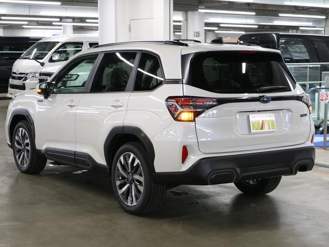 フォレスター プレミアムＳ：ＨＥＶ　ＥＸ　４ＷＤ　アイサイトＸ　大型サンルーフ　ハーマンカードン　ブラウン本革シート　ベンチレーション　リヤシート＆ステアヒーター　スマートミラー　１１．６インチナビ　全方位モニター　ＡＣ１５００Ｗ　ワイヤレス充電　パワーバックドア（8枚目）