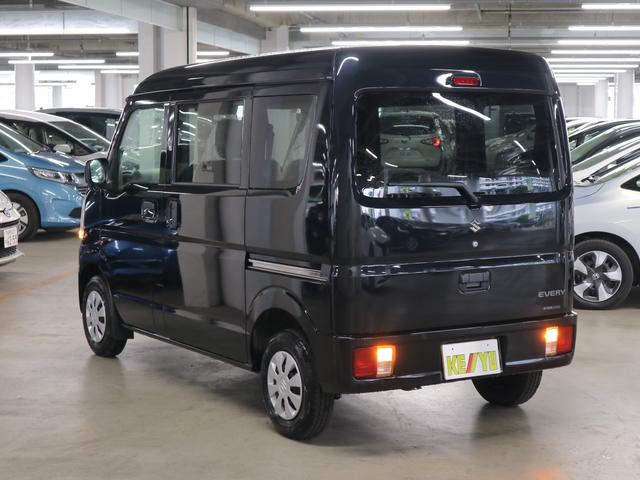 エブリイ ＰＣ　届出済未使用車　デュアルカメラブレーキサポート　誤発進抑制機能　車線逸脱警報　リヤパーキングセンサー　シートヒーター　両側スライドドア　オーバーヘッドシェルフ　ＵＳＢ端子　電動格納ドアミラー　パワーウインドウ　ＬＥＤヘッドランプ　ハイビームアシスト（8枚目）