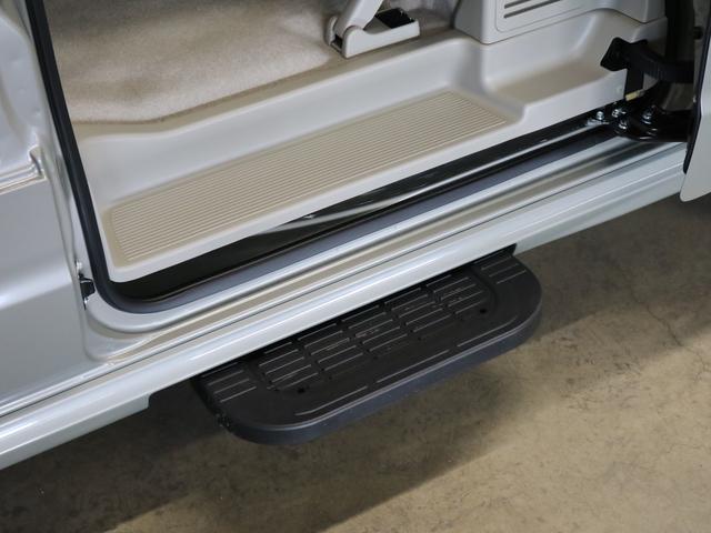 エブリイワゴン ＰＺターボスペシャル　ハイルーフ　届け出済み未使用車　デュアルカメラブレーキサポート　オートステップ　両側電動スライド　シートヒーター　ＵＳＢ　オーバーヘッドシェルフ　誤発進抑制　車線逸脱警報　パーキングセンサー　スマートキー　ＬＥＤライト　純正１４ＡＷ（17枚目）