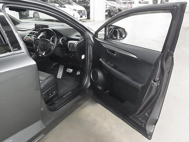 NX NX300 クール&ブライト ターボ 専用本革シート シートベンチレーション ステアヒーター パワーバックドア 後席電動シート 10.3インチナビ バック・サイドカメラ ブルーレイ BTオーディオ フルセグTV ETC2.0 パドルシフト(12枚目)