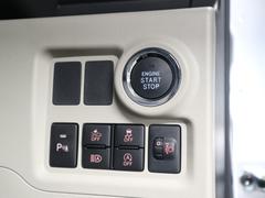 純正オプションはもちろん、Aftermarketのナビやフリップダウンモニター、ドライブレコーダー、ＥＴＣ等、お客様のご希望のオプション取付も可能♪お客様による商品持込み、取付のみの対応もしております♪ 4