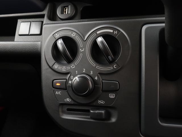 ご納車前にはプロの整備士が点検を行い、交換の必要がある部品は交換してからご納車いたします。また、その後の点検・整備・車検等も当社にお任せください。