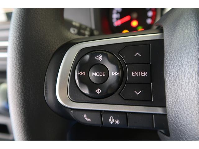 �X�e�A�����O�I�[�f�B�I�X�C�b�`�t���ł��B���茳�ŃI�[�f�B�I�̐؂�ւ��≹�ʒ��������ł��A�֗��ł��B���[�^�[���̃}���`�C���t�H���[�V�����f�B�X�v���C��������̃X�C�b�`�ő���ł��܂��B