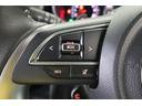 ステアリングオーディオスイッチ付きです。お手元でオーディオの切り替えや音量調整等ができ、便利です。メーター内のマルチインフォメーションディスプレイもこちらのスイッチで操作できます。