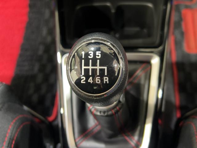 スイフトスポーツ スイフトスポーツ　３型　６ＭＴ　ナビ　ＥＴＣ　５ＭＴ　衝突被害軽減ブレーキシステム　リヤパーキングセンサー　ＬＥＤヘッドランプ　フォグランプ　カーナビ　ＥＴＣ　キーレスプッシュスタート　１７インチアルミホイール　ターボ　ＵＳＢソケット　ＡＢＳ（28枚目）