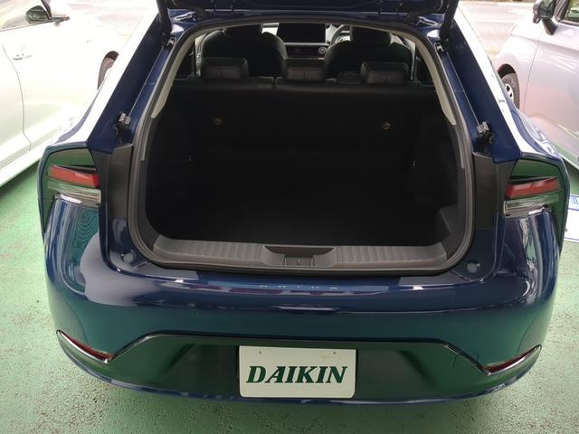 プリウス Ｚ　大画面ナビＴＶ　全方位モニター　チームメイト　電動バックドア　黒革シートヒーター　禁煙車（7枚目）