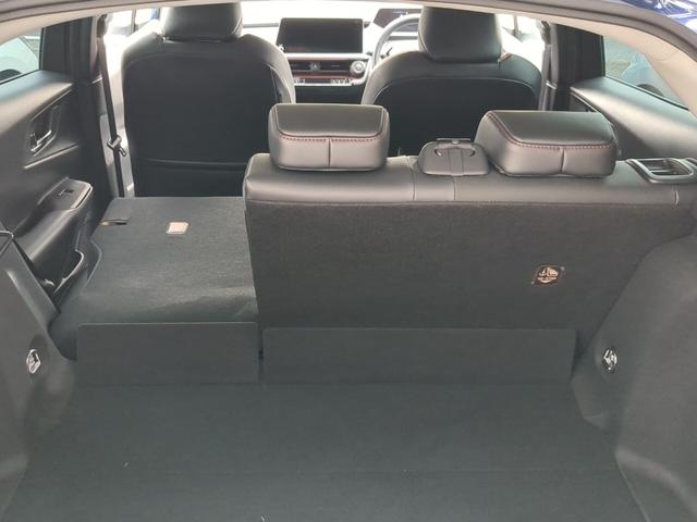 プリウス Ｚ　大画面ナビＴＶ　全方位モニター　チームメイト　電動バックドア　黒革シートヒーター　禁煙車（9枚目）