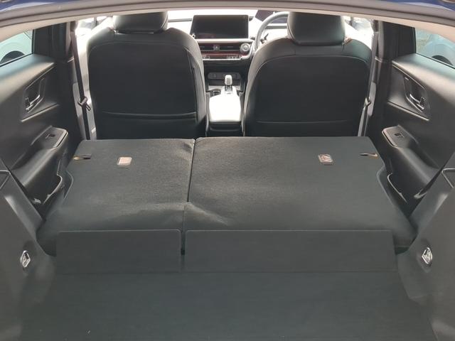 プリウス Ｚ　大画面ナビＴＶ　全方位モニター　チームメイト　電動バックドア　黒革シートヒーター　禁煙車（10枚目）