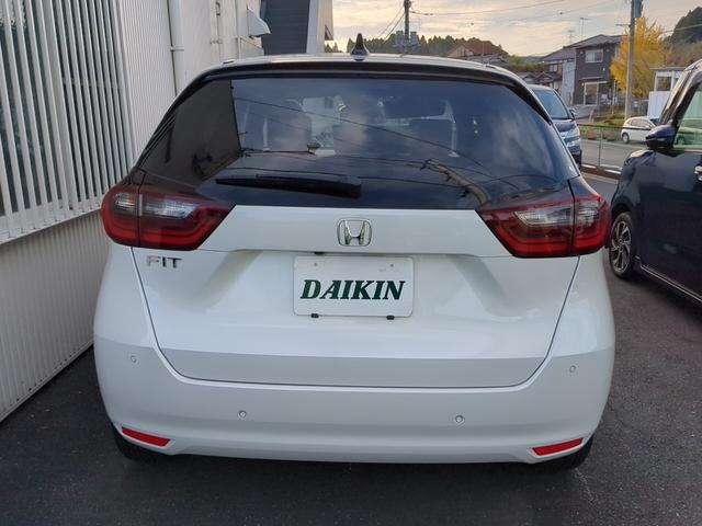 フィット ホーム　ホンダセンシング　ナビＴＶ　Ｂモニター　コーナーセンサー　ＥＴＣ　オートハイビーム　シートヒーター　レーダークルコン（3枚目）