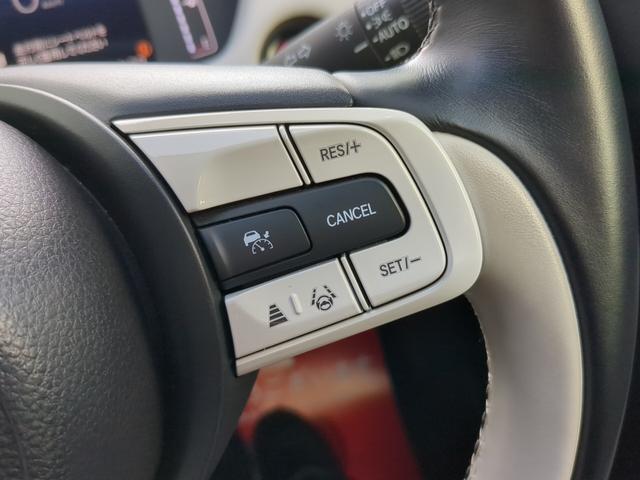 フィット ホーム　ホンダセンシング　ナビＴＶ　Ｂモニター　コーナーセンサー　ＥＴＣ　オートハイビーム　シートヒーター　レーダークルコン（10枚目）