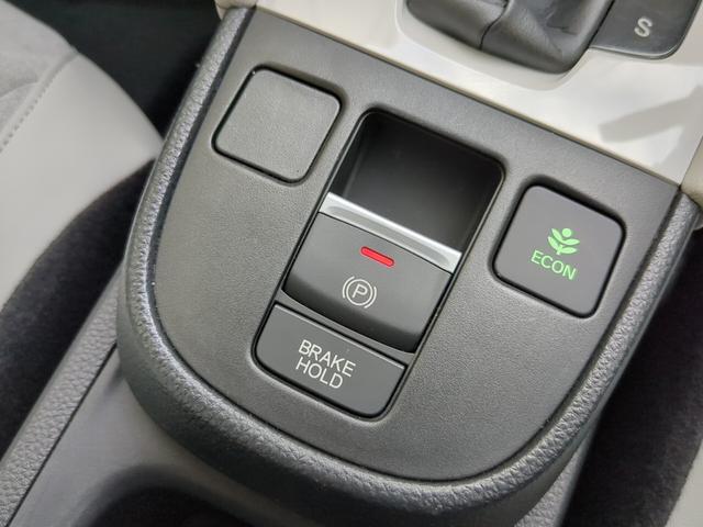 フィット ホーム　ホンダセンシング　ナビＴＶ　Ｂモニター　コーナーセンサー　ＥＴＣ　オートハイビーム　シートヒーター　レーダークルコン（16枚目）