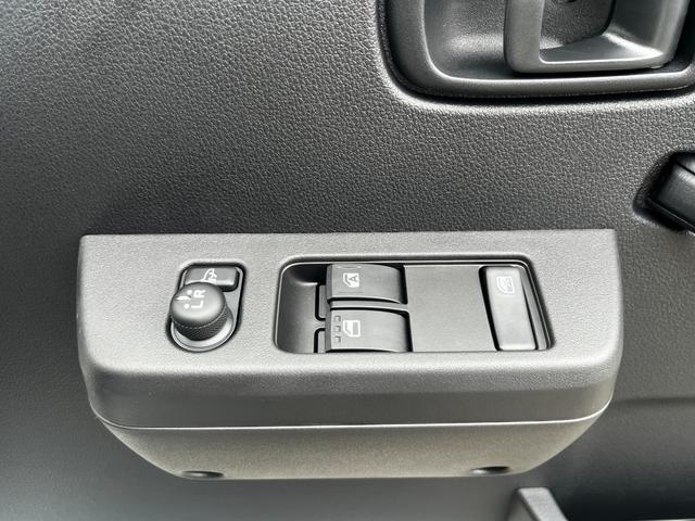 ハイゼットトラック ジャンボエクストラ　７インチナビ付き　ＬＥＤヘッドランプ＆フォグランプ　ＬＥＤ荷台作業灯　メッキフロントグリル　キーレス　プッシュスタート　スマートアシスト　衝突回避支援ブレーキ　誤発進抑制機能（18枚目）