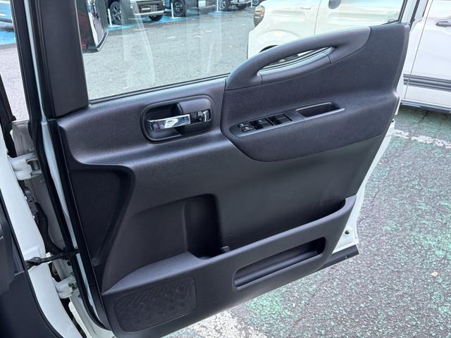 セレナ ハイウェイスター Vセレクション(25枚目)