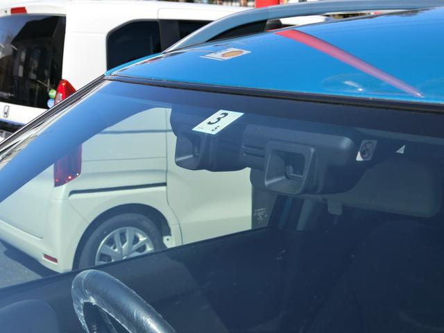 ハイブリッドMF 走行2400KM/全方位モニター用カメラパッケージ装着車/デュアルカメラブレーキサポート/誤発進抑制機能/ルーフレール/クルーズコントロール/LEDライト/レザー調シート表皮/本革巻きステアリング(6枚目)