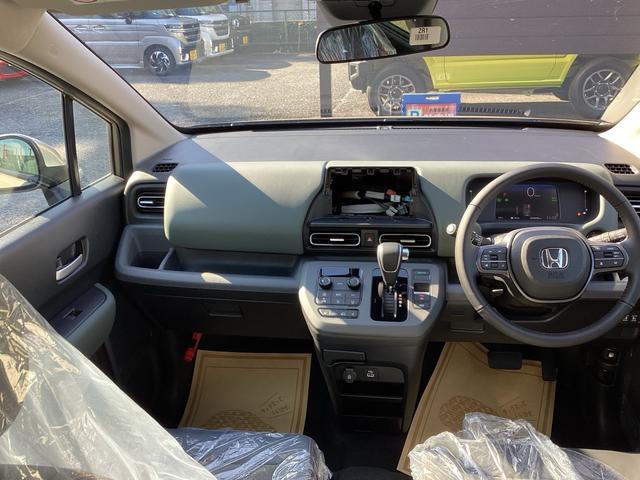 フリード e:HEVクロスター 登録済み未使用車 メーカー保証継承 マルチビューカメラシステム 後方出庫サポート リアクーラー キャプテンシート ADB Bカメラ(18枚目)