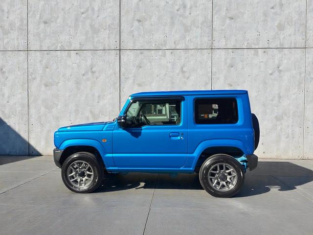 ジムニー ＸＣ　届出済み未使用車　メーカー保証継承　クルコン　セーフティーサポート　純正マット・バイザー　背面タイヤカバー（8枚目）