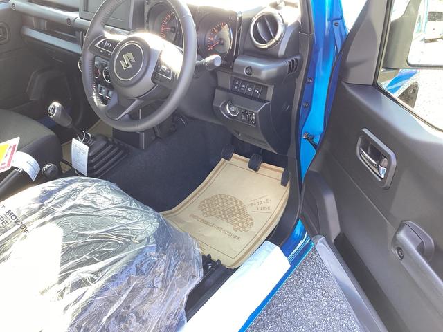 ジムニー ＸＣ　届出済み未使用車　メーカー保証継承　クルコン　セーフティーサポート　純正マット・バイザー　背面タイヤカバー（14枚目）