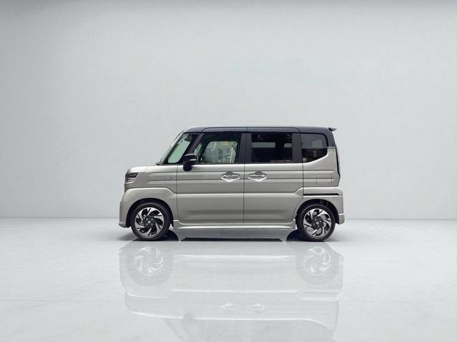 スペーシアカスタム ハイブリッドＸＳターボ　届出済み未使用車　全方位モニター付きメモリーナビゲーション　メーカー保証継承（6枚目）