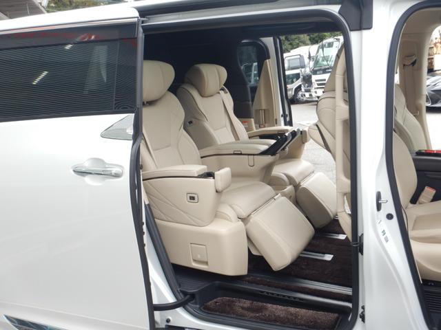 アルファードハイブリッド エグゼクティブラウンジ 14インチナビTV・JBLプレミアムSS・パノラミックビューモニター・14インチリヤシートエンター・本革エグゼクティブラウンジパワーシート・左右独立ムーンルーフ・ユニバーサルS・モデリスタエアロ(13枚目)