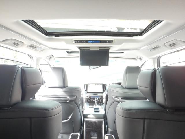 ヴェルファイア 2.5Z Gエディション 純正10型SDナビTV・12.1型フリップダウンモニター・合成皮革エグゼクティブパワーシート・ツインムーンルーフ・3眼LEDヘッドライト・シーケンシャルターンランプ・両側パワースライドドア・ドラレコ(11枚目)