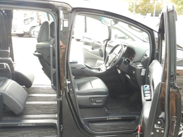 ヴェルファイア 2.5Z Gエディション 純正10型SDナビTV・12.1型フリップダウンモニター・合成皮革エグゼクティブパワーシート・ツインムーンルーフ・3眼LEDヘッドライト・シーケンシャルターンランプ・両側パワースライドドア・ドラレコ(12枚目)