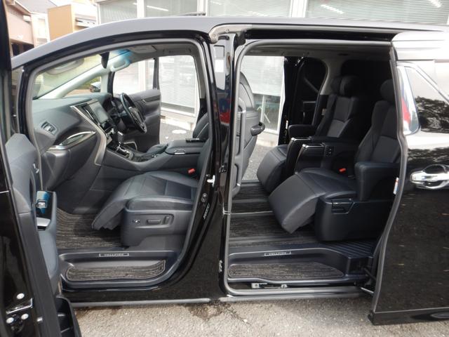 ヴェルファイア 2.5Z Gエディション 純正10型SDナビTV・12.1型フリップダウンモニター・合成皮革エグゼクティブパワーシート・ツインムーンルーフ・3眼LEDヘッドライト・シーケンシャルターンランプ・両側パワースライドドア・ドラレコ(31枚目)