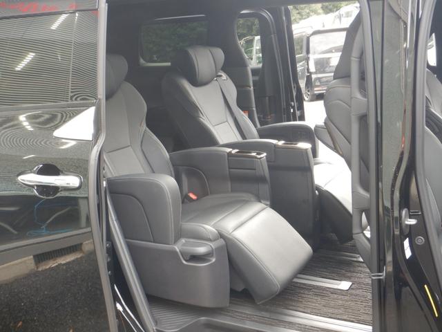 アルファードハイブリッド Z 14インチディスプレイナビTV・パノラミックビュー・13.2型有機EL後席ディスプレイ・合成皮革エグゼクティブパワーシート・デジタルインナーミラー・ブラインドスポットモニター・パワーバックドア(13枚目)