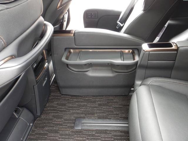 アルファードハイブリッド Z 14インチディスプレイナビTV・パノラミックビュー・13.2型有機EL後席ディスプレイ・合成皮革エグゼクティブパワーシート・デジタルインナーミラー・ブラインドスポットモニター・パワーバックドア(43枚目)