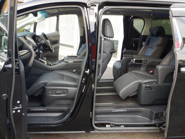 アルファードハイブリッド ＳＲ　Ｃパッケージ　メーカー１０．５型ナビＴＶ・後席１３．３型フリップダウンモニター・ツインムーンルーフ・デジタルインナーミラー・・両側パワースライドドア・パワーバックドア・１００ｖ電源コンセント・スマートキー（35枚目）