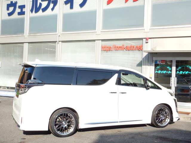 ヴェルファイア ２．５Ｚ　Ｇエディション　アルパイン１１型ナビＴＶ・１２．８型フリップダウンモニター・合成皮革エグゼクティブパワーシート・ツインムーンルーフ・３眼ＬＥＤヘッドライト・シーケンシャルターンランプ・モデリスタエアロ・スマートキー（4枚目）
