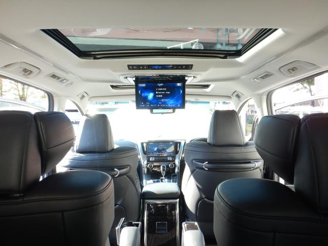 ヴェルファイア ２．５Ｚ　Ｇエディション　アルパイン１１型ナビＴＶ・１２．８型フリップダウンモニター・合成皮革エグゼクティブパワーシート・ツインムーンルーフ・３眼ＬＥＤヘッドライト・シーケンシャルターンランプ・モデリスタエアロ・スマートキー（11枚目）