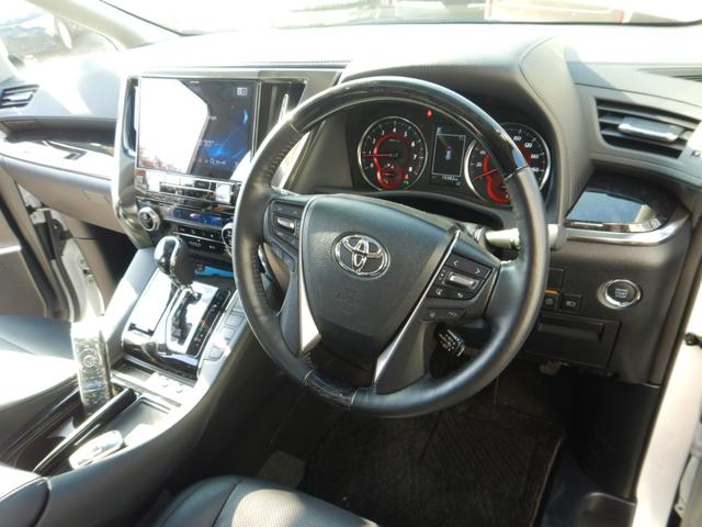 ヴェルファイア ２．５Ｚ　Ｇエディション　アルパイン１１型ナビＴＶ・１２．８型フリップダウンモニター・合成皮革エグゼクティブパワーシート・ツインムーンルーフ・３眼ＬＥＤヘッドライト・シーケンシャルターンランプ・モデリスタエアロ・スマートキー（14枚目）