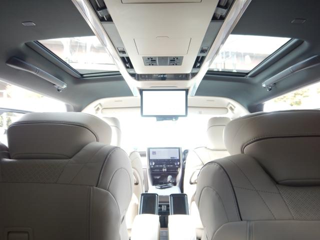 アルファードハイブリッド エグゼクティブラウンジ 14インチディスプレイナビTV・JBLプレミアムSS・14インチリヤエンター・パノラミックビュー・本革エグゼクティブラウンジパワーシート・左右独立ムーンルーフ・ユニバーサルステップ・モデリスタエアロ(11枚目)