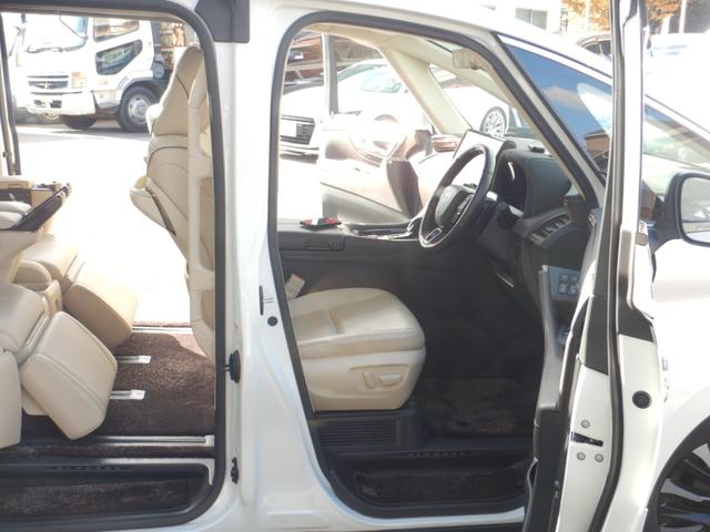 アルファードハイブリッド エグゼクティブラウンジ 14インチディスプレイナビTV・JBLプレミアムSS・14インチリヤエンター・パノラミックビュー・本革エグゼクティブラウンジパワーシート・左右独立ムーンルーフ・ユニバーサルステップ・モデリスタエアロ(12枚目)