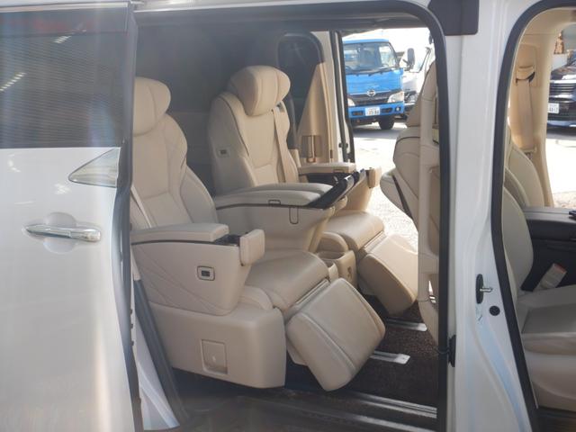 アルファードハイブリッド エグゼクティブラウンジ 14インチディスプレイナビTV・JBLプレミアムSS・14インチリヤエンター・パノラミックビュー・本革エグゼクティブラウンジパワーシート・左右独立ムーンルーフ・ユニバーサルステップ・モデリスタエアロ(13枚目)