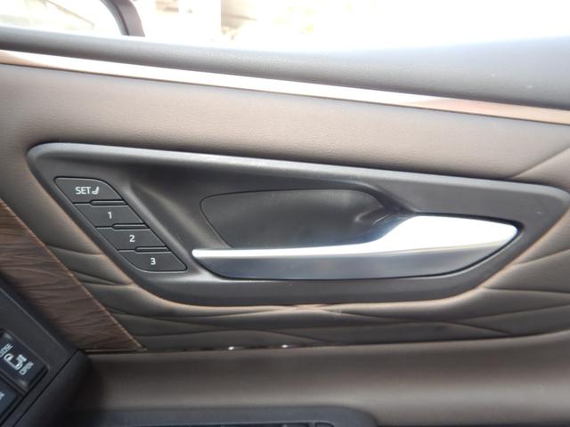 アルファードハイブリッド エグゼクティブラウンジ 14インチディスプレイナビTV・JBLプレミアムSS・14インチリヤエンター・パノラミックビュー・本革エグゼクティブラウンジパワーシート・左右独立ムーンルーフ・ユニバーサルステップ・モデリスタエアロ(17枚目)