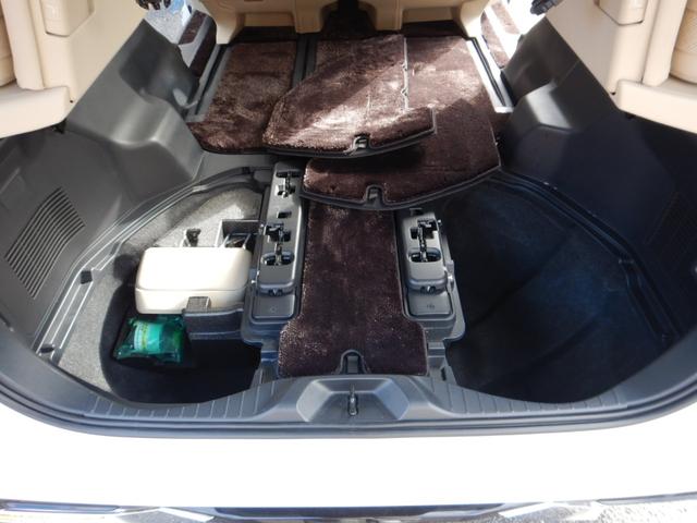 アルファードハイブリッド エグゼクティブラウンジ 14インチディスプレイナビTV・JBLプレミアムSS・14インチリヤエンター・パノラミックビュー・本革エグゼクティブラウンジパワーシート・左右独立ムーンルーフ・ユニバーサルステップ・モデリスタエアロ(42枚目)