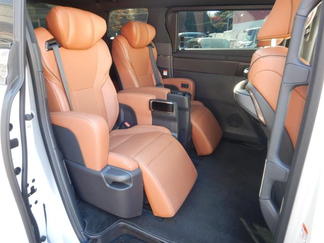 ヴェルファイアハイブリッド Ｚ　プレミア　１４インチディスプレイナビＴＶ・パノラミックビュー・本革エグゼクティブパワーシート・左右独立ムーンルーフ・ヘッドアップディスプレイ・デジタルインナーミラー・ブラインドスポットモニター・モデリスタエアロ（11枚目）