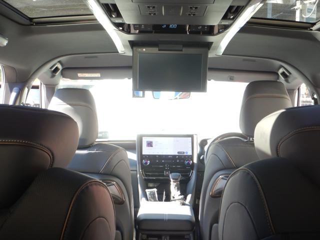 アルファードハイブリッド Ｚ　１４インチディスプレイナビＴＶ・パノラミックビュー・１２．１型後席ディスプレイ・モデリスタエアロ・合成皮革エグゼクティブパワーシート・デジタルインナーミラー・ブラインドスポット・パワーバックドア（9枚目）