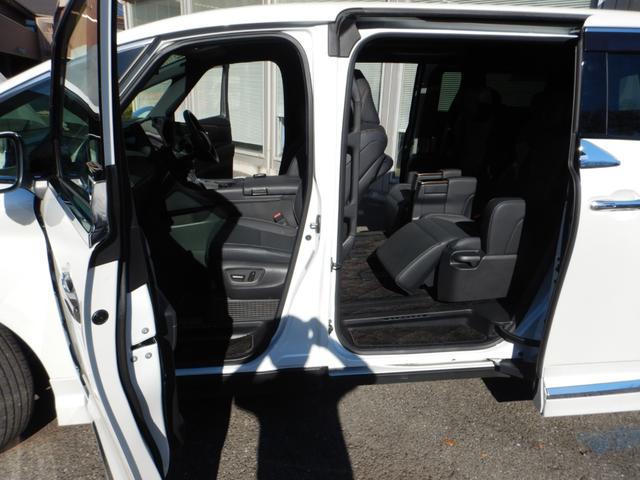 アルファードハイブリッド Ｚ　１４インチディスプレイナビＴＶ・パノラミックビュー・１２．１型後席ディスプレイ・モデリスタエアロ・合成皮革エグゼクティブパワーシート・デジタルインナーミラー・ブラインドスポット・パワーバックドア（39枚目）